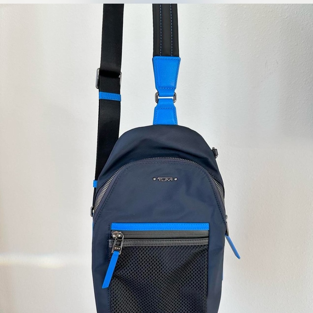 Tumi sling bag